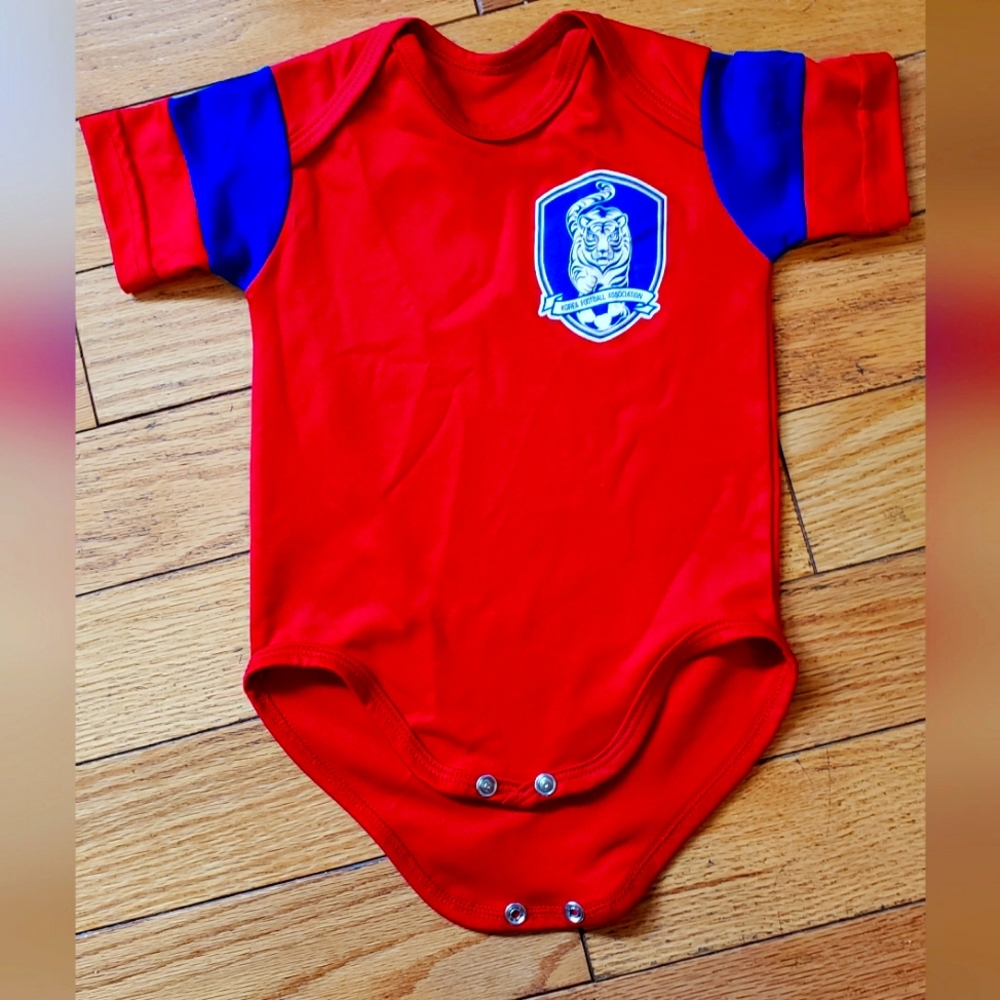 SOUTH KOREA FOOTBALL (SOCCER) ASSOCIATION 2014-2015 BABY ONESIE USED